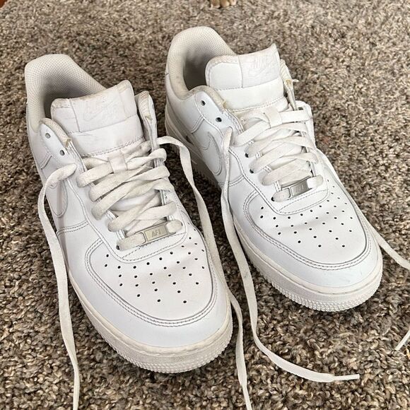 Nike AF1 Triple White Low Top Sneakers Mens 8.5 | Womens 10 | Great Preloved - Picture 10 of 10